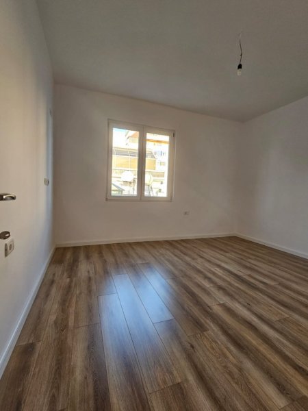 Tirane, shitet apartament 2+1 Kati 5, 65 m² 173.000 € (RRUGA E KAVAJES)