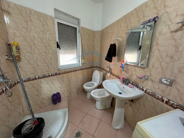 Durres, jepet me qera apartament 1+1+Aneks+Ballkon Kati 3, 53 m² 300 € (Plazh Iliria)