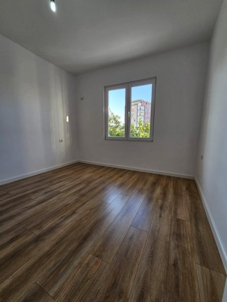 Tirane, shitet apartament 1+1+Ballkon Kati 5, 48 m² 137.000 € (RRUGA E KAVAJES)