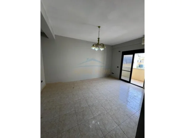 Durres, shitet apartament 1+1+Aneks+Ballkon Kati 4, 60 m² 61.000 € (Golem)