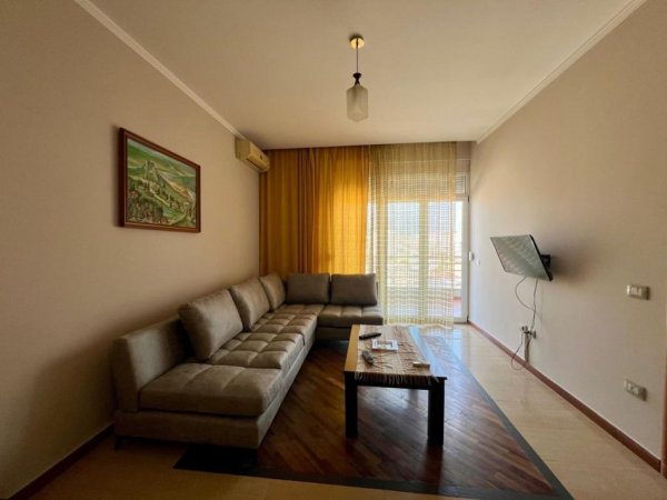 Tirane, jepet me qera apartament 1+1 Kati 7, 67 m² 500 € (Rr. Elbasanit)