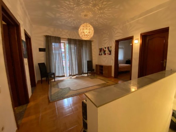 Tirane, jepet me qera apartament+verande | Penthouse Dublex Kati 1, 1.000 € (rruga Artan Lenja)