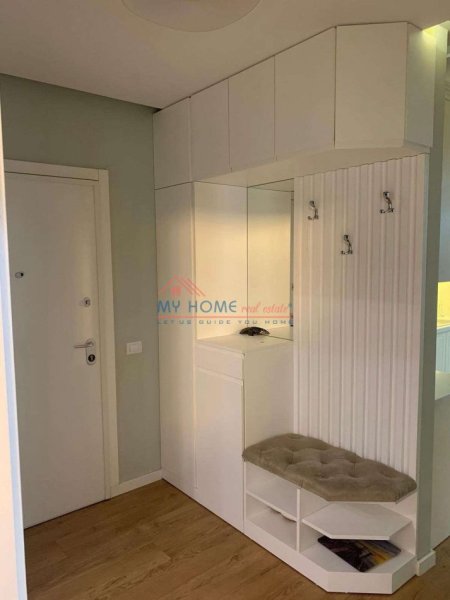 Tirane, jepet me qera apartament 2+1+Ballkon Kati 2, 102 m² 800 € (21 Dhjetori)