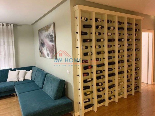 Tirane, jepet me qera apartament 2+1+Ballkon Kati 2, 102 m² 800 € (21 Dhjetori)