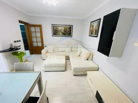 Tirane, Qera apartament 2+1 Kati 4, 68 m²