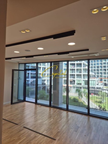 Tirane, jepet me qera zyre Kati 2, 130 m² 2.200 € (LIQENI ARTIFICIAL)