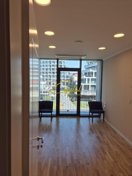 Tirane, jepet me qera zyre Kati 2, 130 m² 2.200 € (LIQENI ARTIFICIAL)