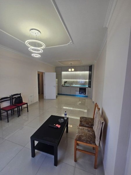 Tirane, jepet me qera apartament 2+1 Kati 4, 96 m² 450 € (CASA ITALIA)