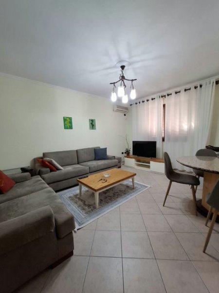 Tirane, jepet me qera apartament 2+1 Kati 2, 82 m² 670 € (Rruga &quot;Ali Demi&quot;)