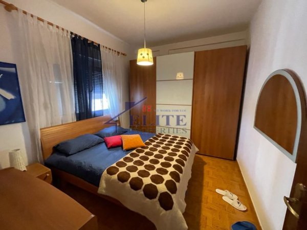 Tirane, jepet me qera apartament duplex 2+1+Ballkon Kati 2, 150 m² 1.000 € 
