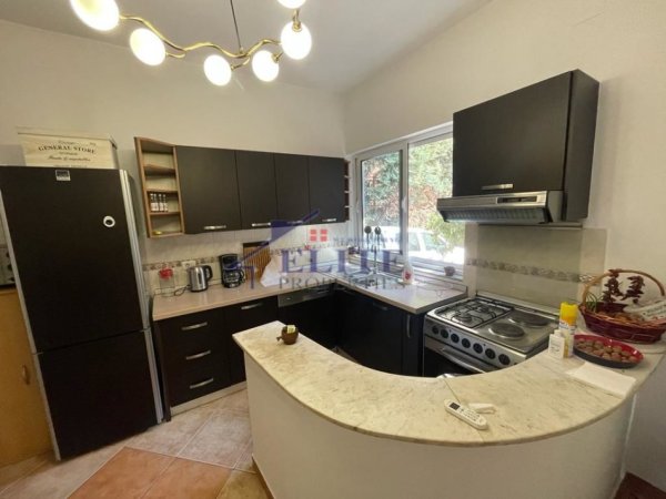 Tirane, jepet me qera apartament duplex 2+1+Ballkon Kati 2, 150 m² 1.000 € 