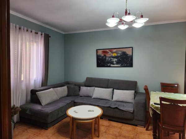 Tirane, shitet Vile 3+1+Aneks+Ballkon , 198 m² 