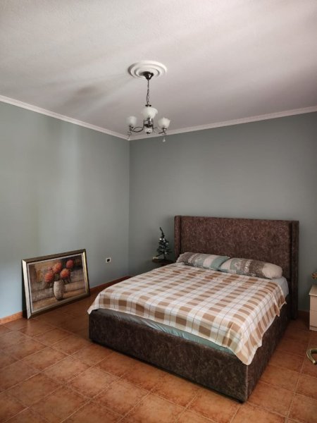 Tirane, shitet Vile 3+1+Aneks+Ballkon , 198 m² 