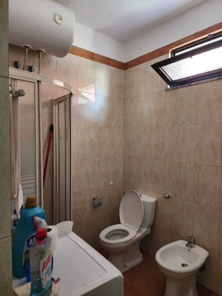 Tirane, shitet Vile 3+1+Aneks+Ballkon , 198 m² 