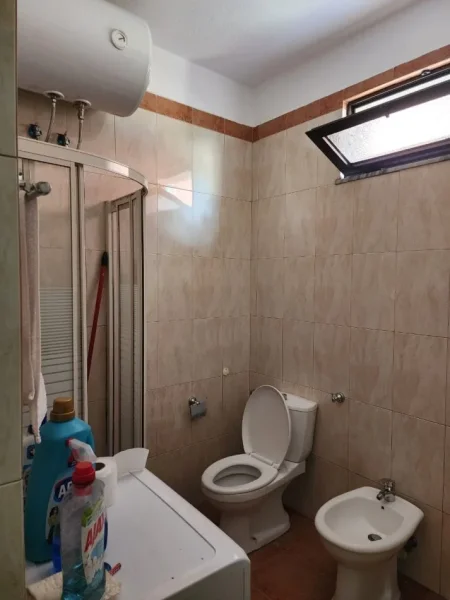 Tirane, shitet Vile 3+1+Aneks+Ballkon , 198 m² 