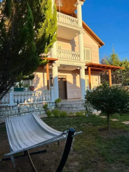 Tirane, shes Vile 2 Katshe Kati 0, 450 m² 500.000 Euro (Peze e Vogel)