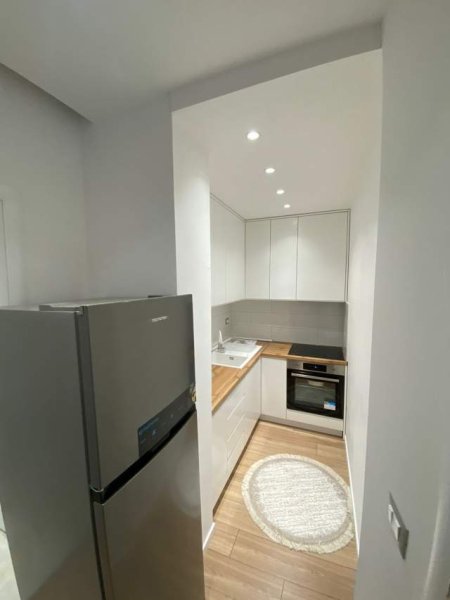 Tirane, jepet me qera garsonier Kati 5, 50 m² 400 Euro (Qender)