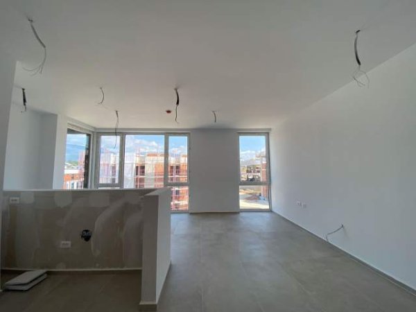 Tirane, jepet me qera apartament 2+1 Kati 2, 98 m² 800 Euro (liqeni thate)