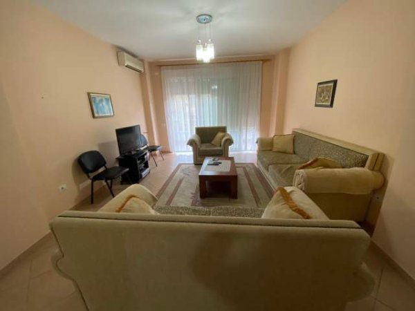 Tirane, jepet me qera apartament 2+1+BLK Kati 2, 122 m² 700 Euro (pas Postes numer 8)