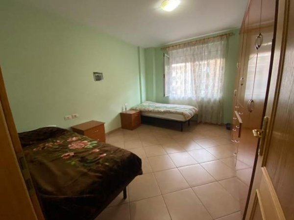 Tirane, jepet me qera apartament 2+1+BLK Kati 2, 122 m² 700 Euro (pas Postes numer 8)