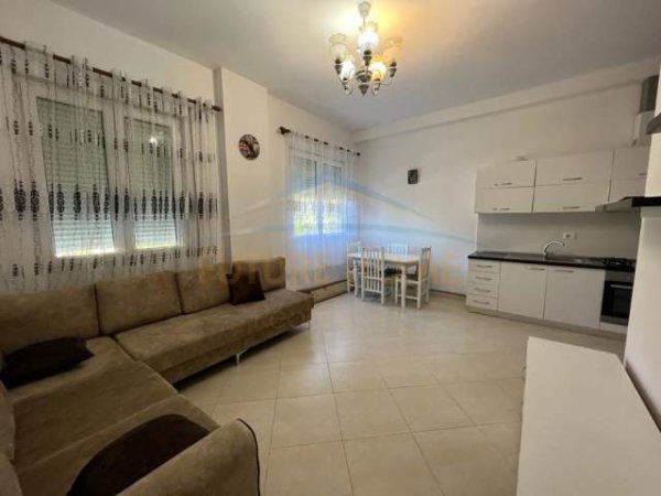 Tirane, jepet me qera apartament 2+1 Kati 1, 100 m² 400 Euro (Kodra e Diellit)