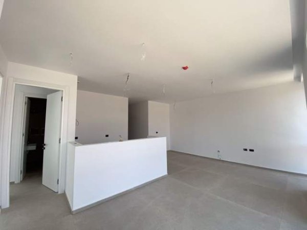 Tirane, jepet me qera apartament 2+1 Kati 2, 98 m² 800 Euro (liqeni thate)