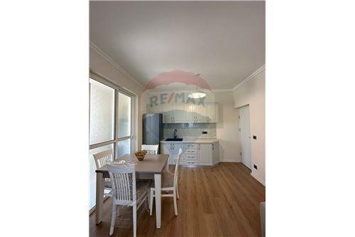 Tirane, shitet apartament 1+1+A+BLK Kati 3, 52 m² 99.000 Euro (Rruga e Barrikadave)