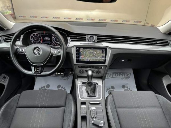 Tirane, shes makine Volkswagen passat Viti 2019, 21.000 Euro