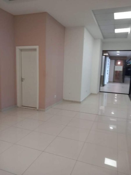 Tirane, jepet me qera dyqan Kati 2, 40 m² 35.000 Leke (Bulevardi blu)