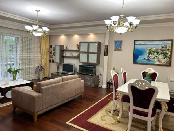 Tirane, jepet me qera apartament 3+1+A+BLK Kati 2, 130 m² 700 Euro (Hamdi Sina)