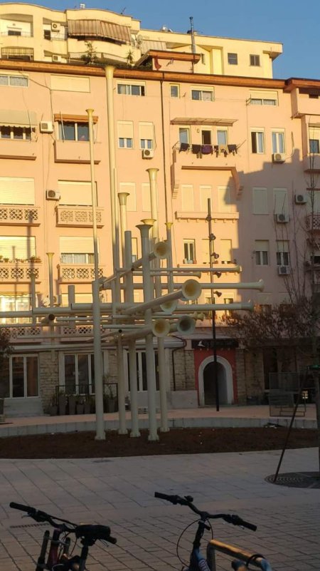 Tirane, jepet me qera apartament 2+1+BLK Kati 5, 80 m² 40.000 Leke