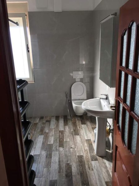 Tirane, jepet me qera apartament 2+1+BLK Kati 5, 80 m² 40.000 Leke
