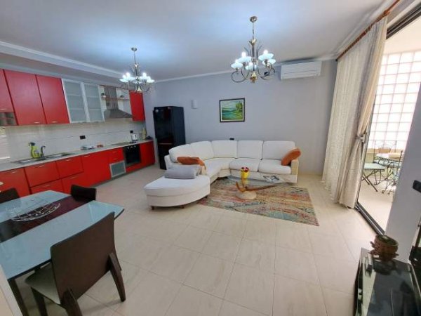 Tirane, jepet me qera apartament 2+1+BLK Kati 2, 90 m² 600 Euro (rruga Hamid Shijaku)