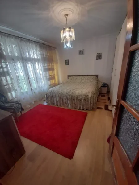 Tirane, shes Vile 400 m² 300.000 Euro (Selite)