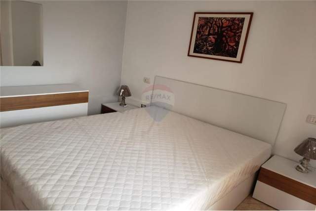 Tirane, jepet me qera apartament Kati 6, 60 m² 400 Euro (myslym shyri)