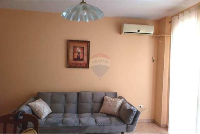 Tirane, jepet me qera apartament Kati 6, 60 m² 400 Euro (myslym shyri)