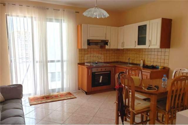 Tirane, jepet me qera apartament Kati 6, 60 m² 400 Euro (myslym shyri)