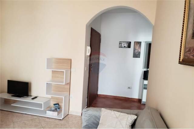 Tirane, jepet me qera apartament Kati 6, 60 m² 400 Euro (myslym shyri)