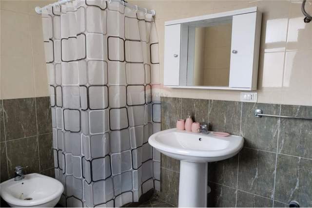 Tirane, jepet me qera apartament Kati 6, 60 m² 400 Euro (myslym shyri)