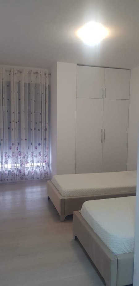 Tirane, jepet me qera apartament 2+1 Kati 4, 96 m² 400 Euro (Astir, Ngjitur me Vila L)