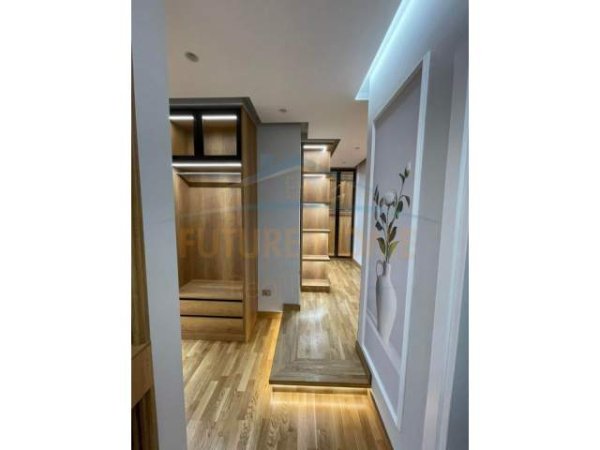 Tirane, shitet Penthouse 2+1 Kati 9, 234 m² 240.000 Euro (Unaza E Re Astir)