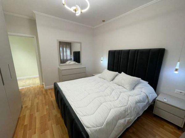 Tirane, jepet me qera apartament 2+1+BLK Kati 3, 110 m² 900 Euro
