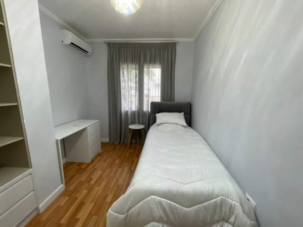 Tirane, jepet me qera apartament 2+1+BLK Kati 3, 110 m² 900 Euro