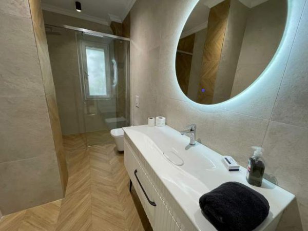 Tirane, jepet me qera apartament 2+1+BLK Kati 3, 110 m² 900 Euro
