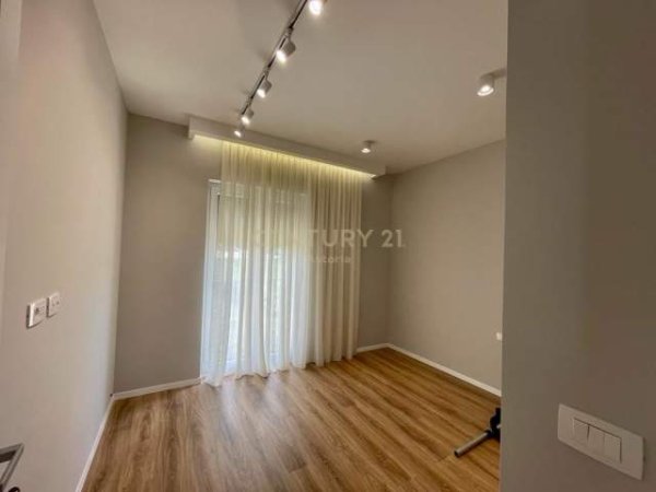 Tirane, jepet me qera apartament 2+1+BLK 1.200 Euro (LIQENI I THATE)