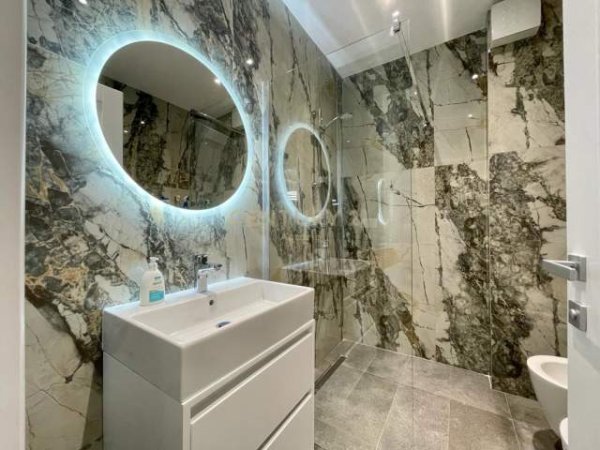 Tirane, jepet me qera apartament 2+1+BLK 1.200 Euro (LIQENI I THATE)