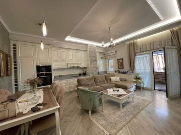 Tirane, jepet me qera 3+1+BLK 500 Euro (ish dogana)