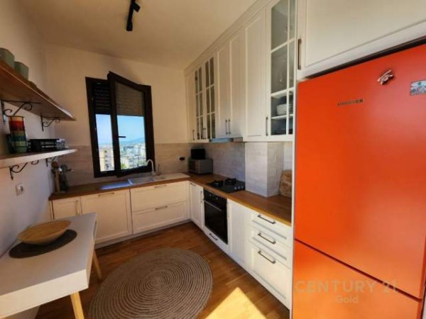 Tirane, jepet me qera apartament 2+1+BLK Kati 9, 145 m² 1.500 Euro (Rruga e Barrikadave)