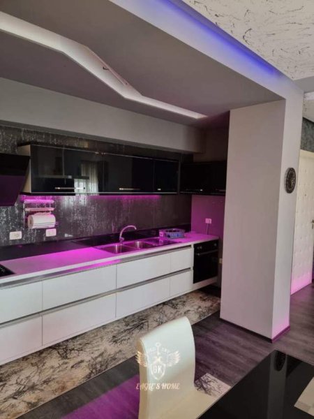 Durres, jepet me qera apartament 1+1+BLK Kati 6, 75 m² 600 Euro (Vila Koral,Plazh)