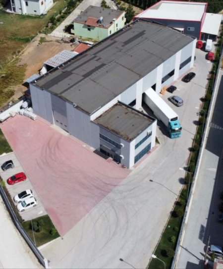Tirane, shitet magazine Kati 1, 3.194 m² 2.800.000 Euro (Autostrada Tirane Durres)